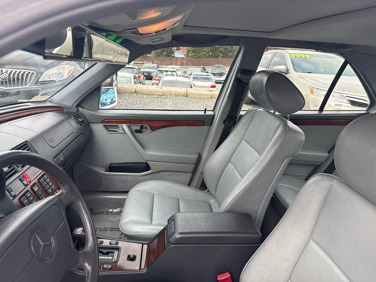 Mercedes-benz-c-class-1995-white-5