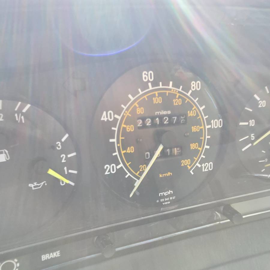 Mercedes-benz-diesel-1983-grey-10