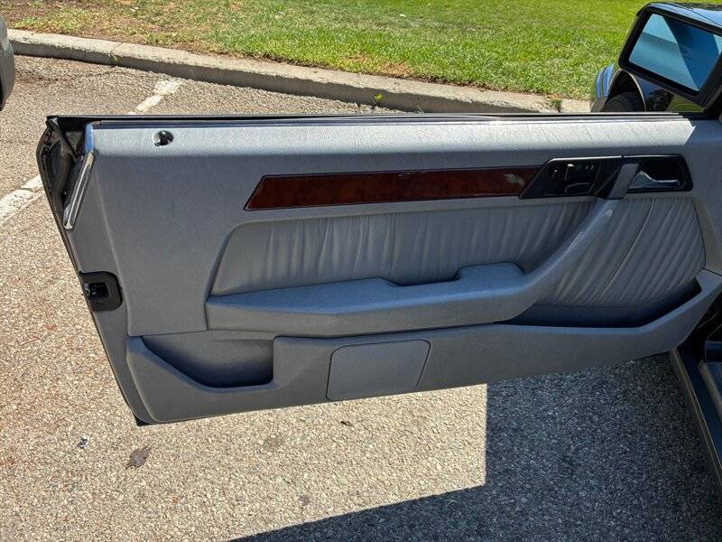 Mercedes-benz-e-320-1994-black-20