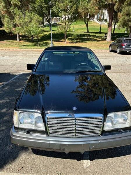 Mercedes-benz-e-320-1994-black-21