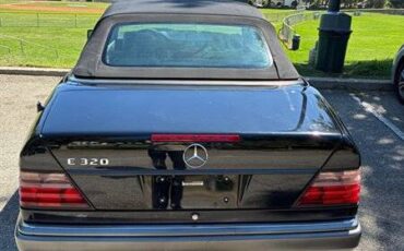 Mercedes-benz-e-320-1994-black-22