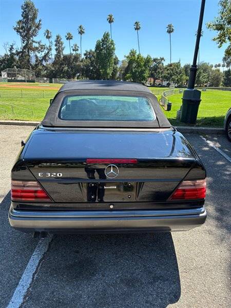 Mercedes-benz-e-320-1994-black-22
