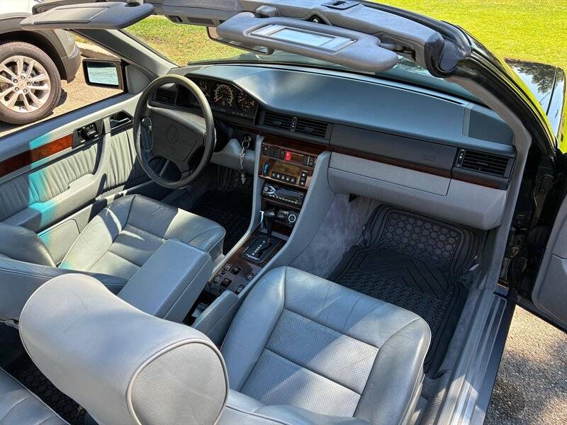 Mercedes-benz-e-320-1994-black-5