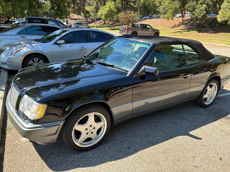 Mercedes-benz-e-320-1994-black-9