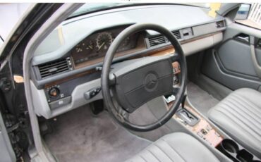 Mercedes-benz-e-class-1991-grey-11