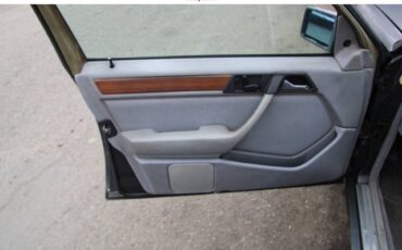 Mercedes-benz-e-class-1991-grey-13