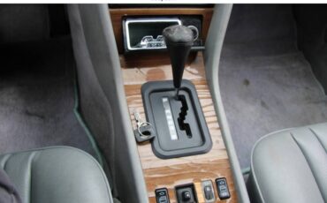 Mercedes-benz-e-class-1991-grey-16