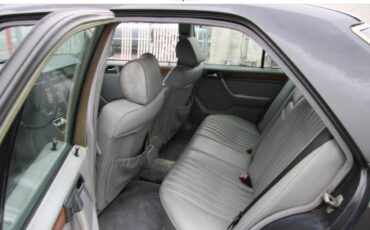 Mercedes-benz-e-class-1991-grey-18
