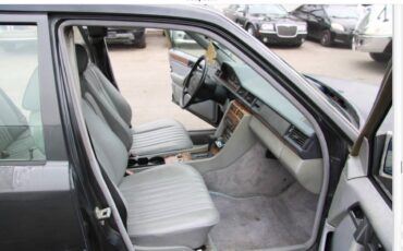 Mercedes-benz-e-class-1991-grey-20