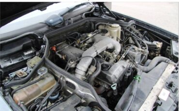Mercedes-benz-e-class-1991-grey-3