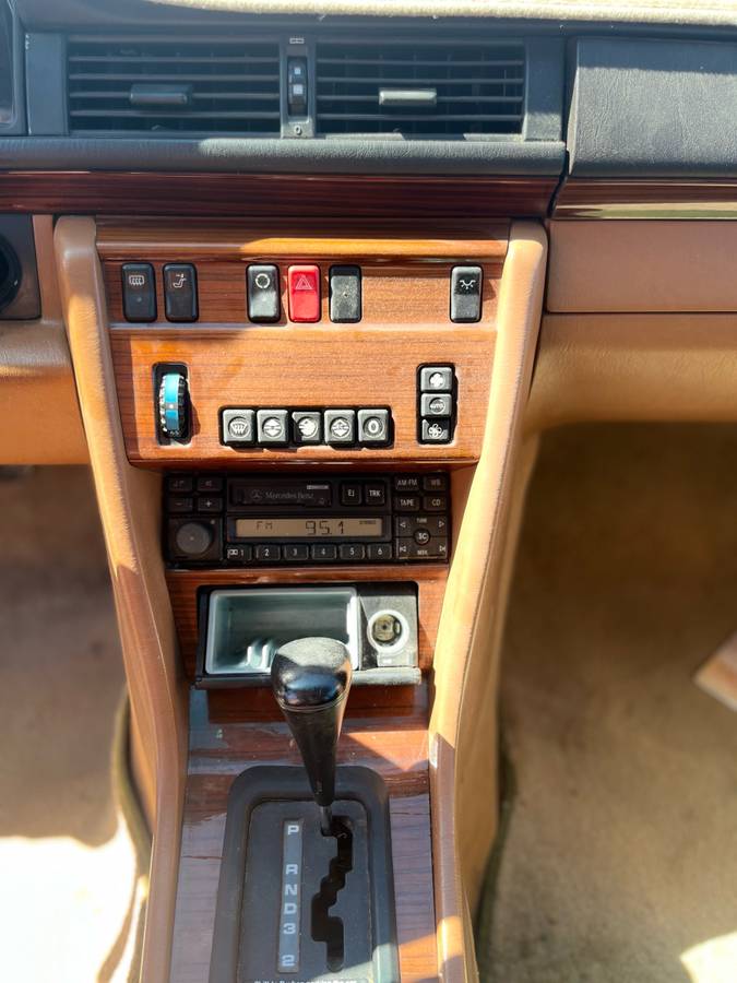 Mercedes-benz-e-class-1995-blue-15