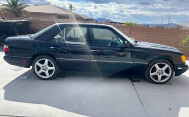Mercedes-benz-e-class-1995-blue-17