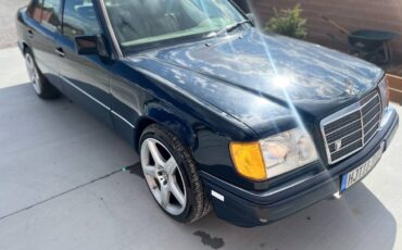 Mercedes-benz-e-class-1995-blue