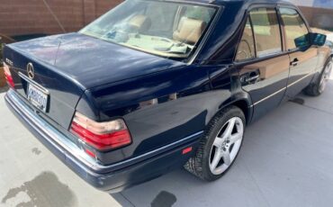Mercedes-benz-e-class-1995-blue-9