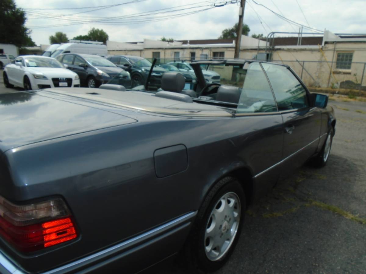 Mercedes-benz-e-class-1995-grey-11