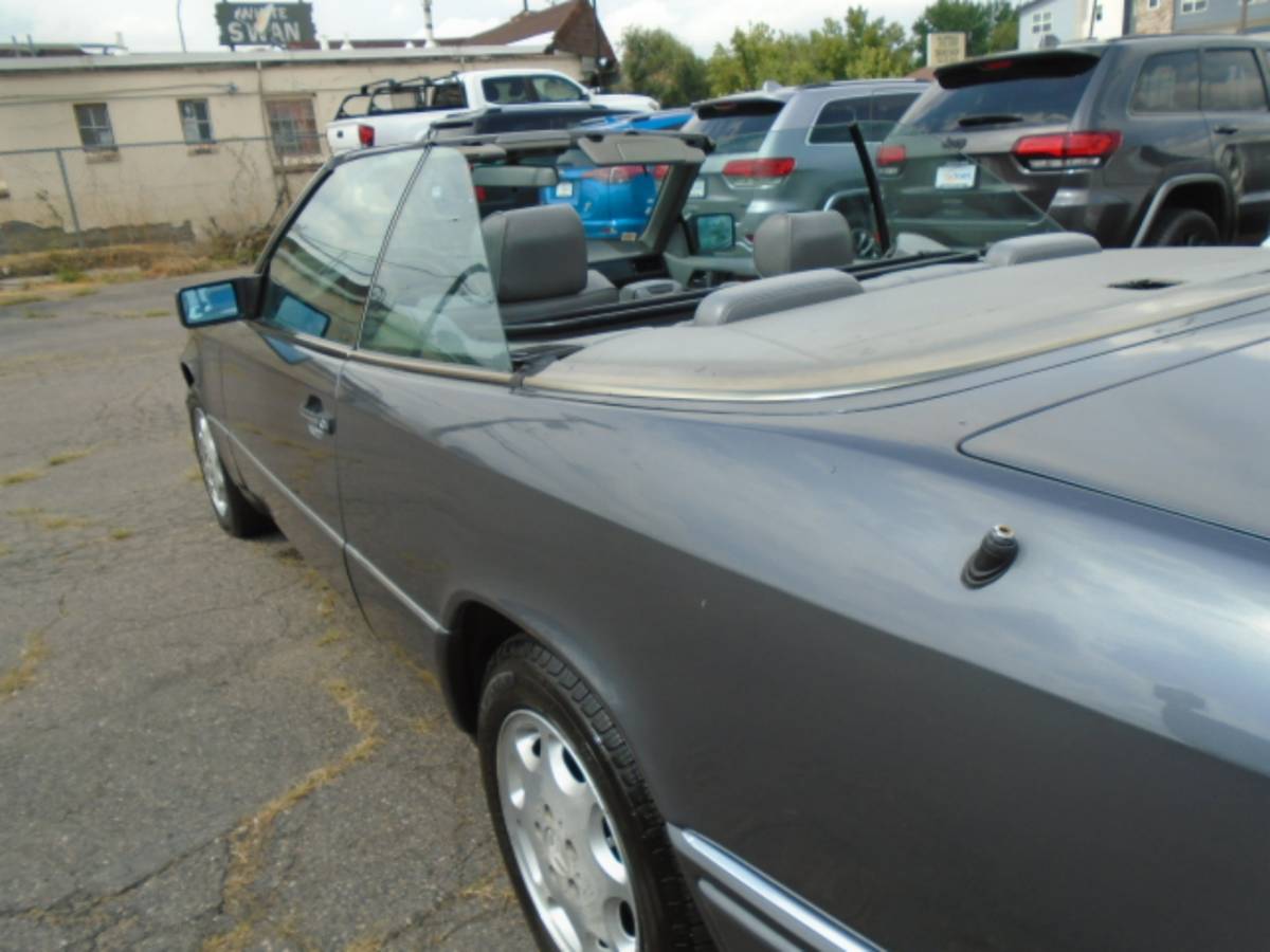 Mercedes-benz-e-class-1995-grey-15