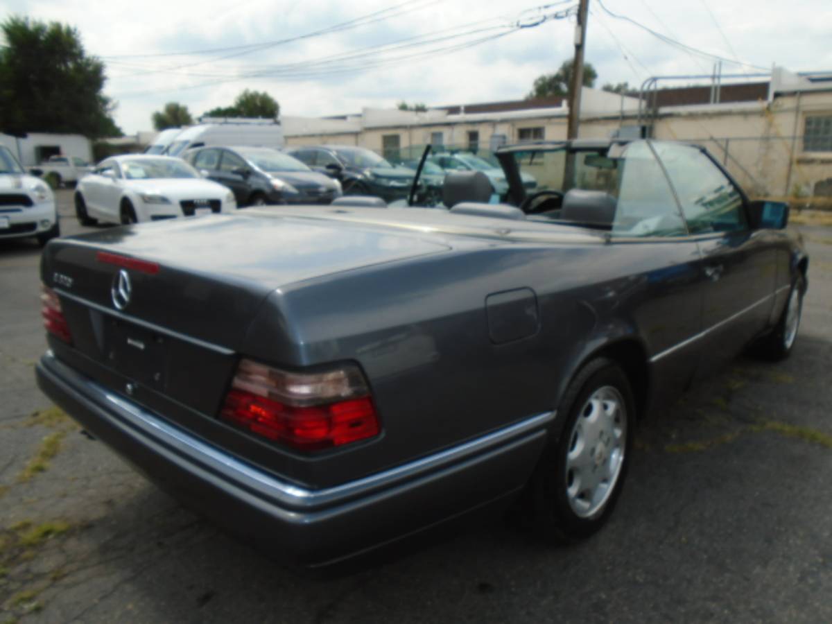 Mercedes-benz-e-class-1995-grey-18