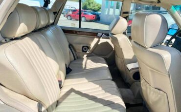 Mercedes-benz-e-class-1995-silver-33
