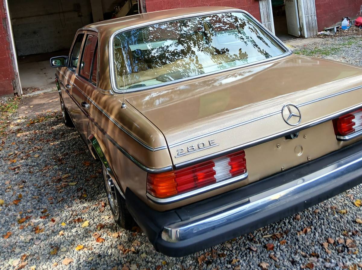 Mercedes-benz-e280-1980-custom-1