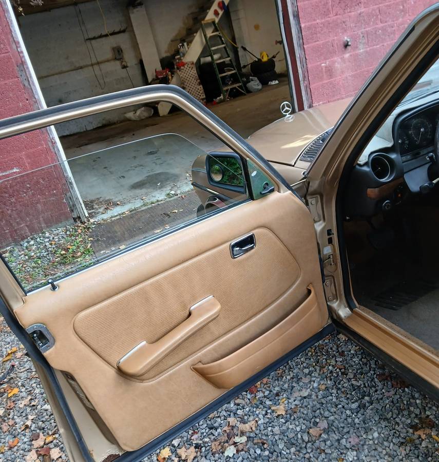 Mercedes-benz-e280-1980-custom-13