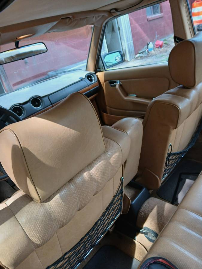 Mercedes-benz-e280-1980-custom-15