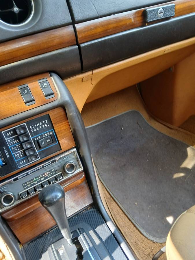 Mercedes-benz-e280-1980-custom-16