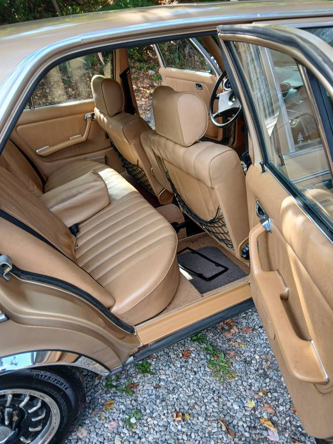 Mercedes-benz-e280-1980-custom-17