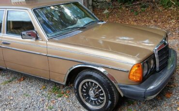Mercedes-benz-e280-1980-custom-2