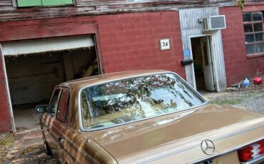 Mercedes-benz-e280-1980-custom-4