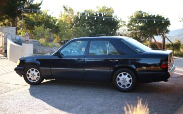 Mercedes-benz-e300-diesel-1995-blue-1