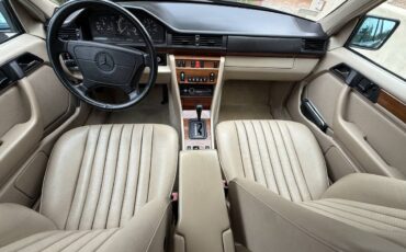 Mercedes-benz-e300-diesel-1995-blue-12