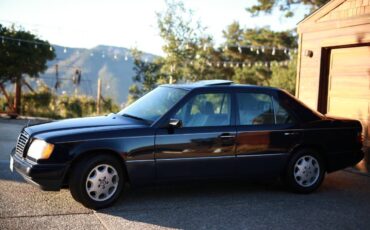 Mercedes-benz-e300-diesel-1995-blue-2