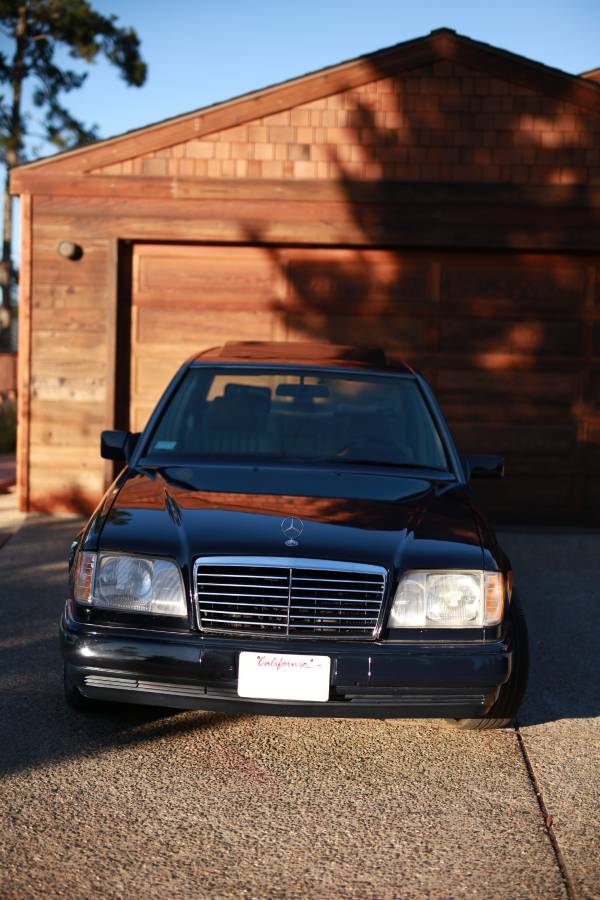 Mercedes-benz-e300-diesel-1995-blue-4