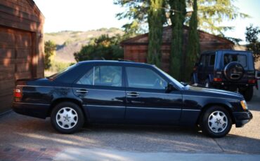 Mercedes-benz-e300-diesel-1995-blue-5