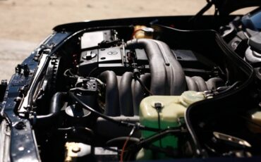 Mercedes-benz-e300-diesel-1995-blue-9