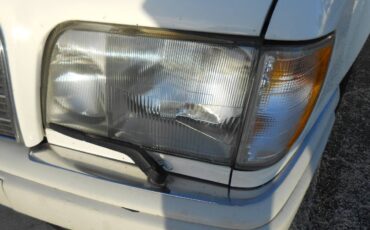Mercedes-benz-e320-1994-white-10