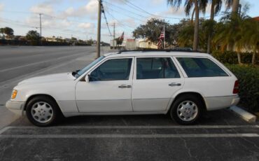 Mercedes-benz-e320-1994-white-23