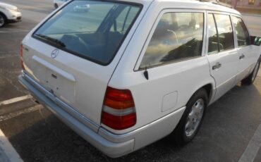 Mercedes-benz-e320-1994-white-4
