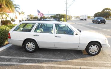 Mercedes-benz-e320-1994-white-7