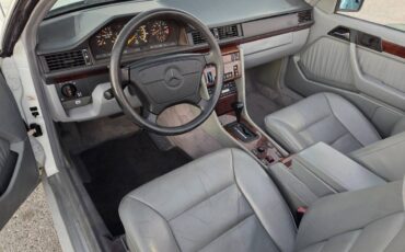 Mercedes-benz-e320-1995-12