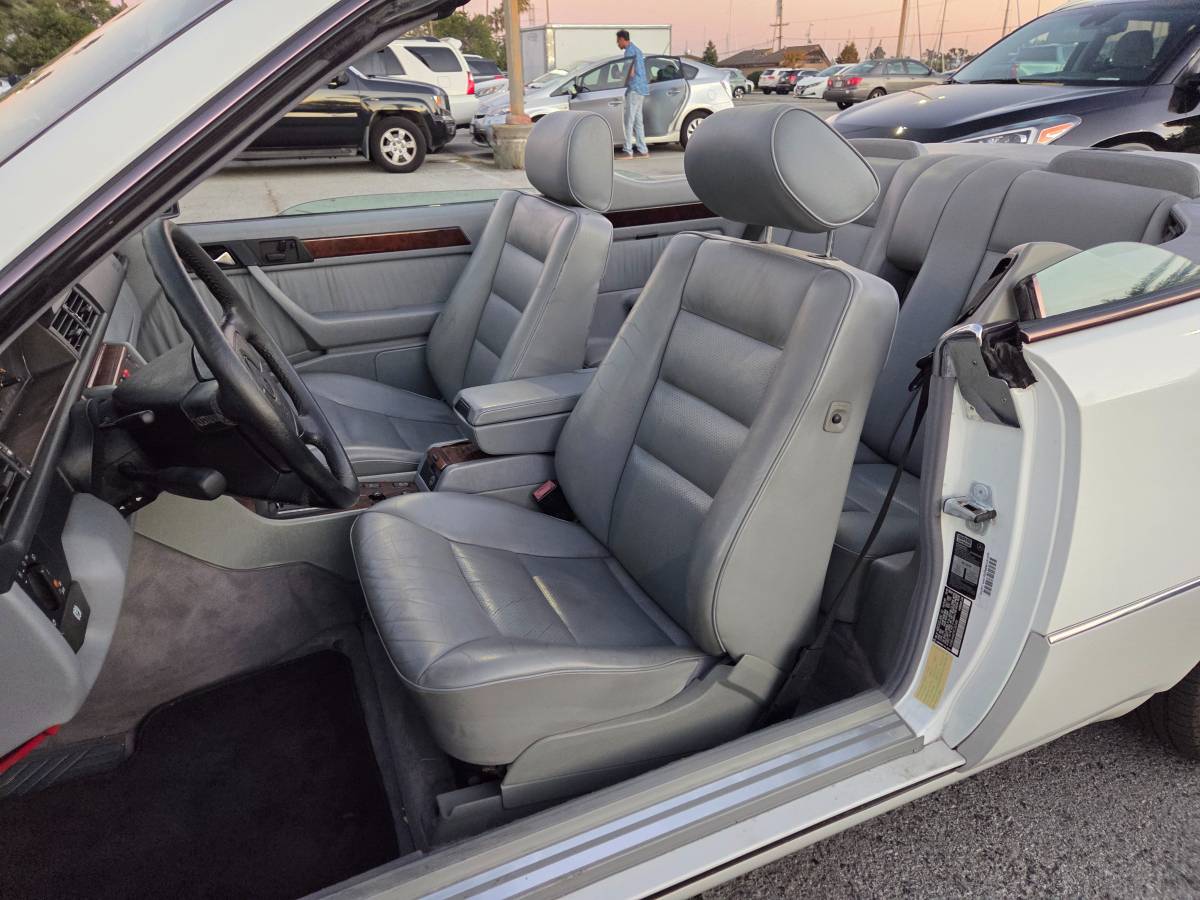 Mercedes-benz-e320-1995-14
