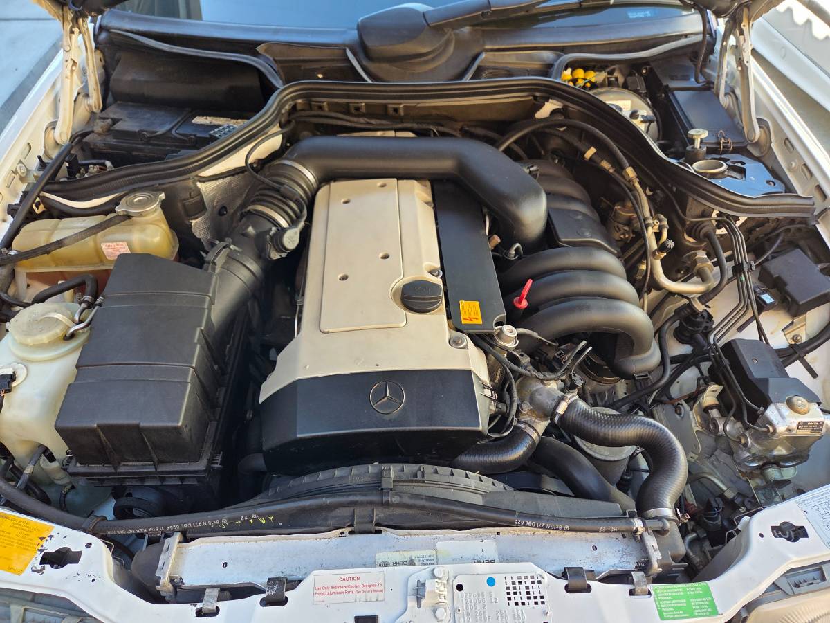 Mercedes-benz-e320-1995-16