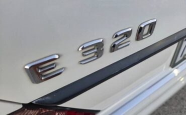 Mercedes-benz-e320-1995-4