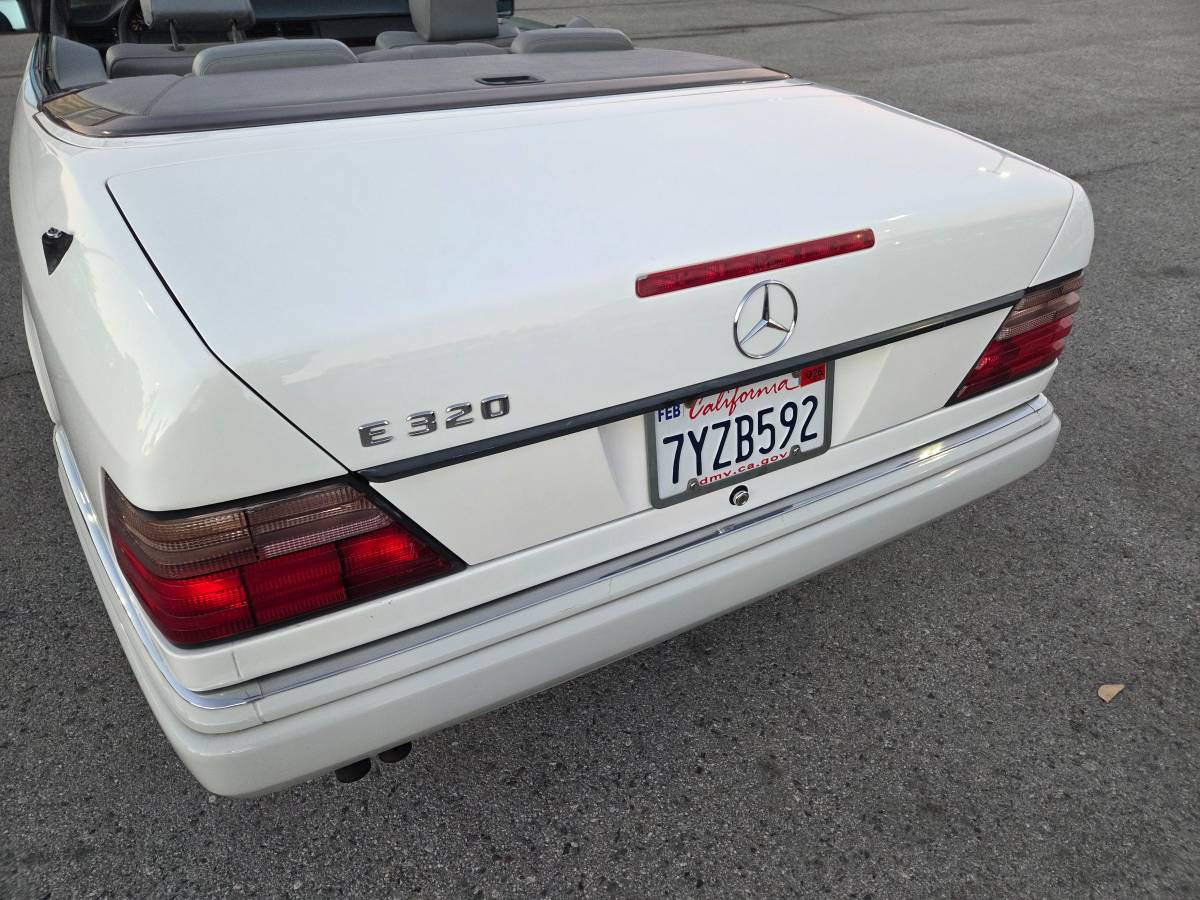 Mercedes-benz-e320-1995-5