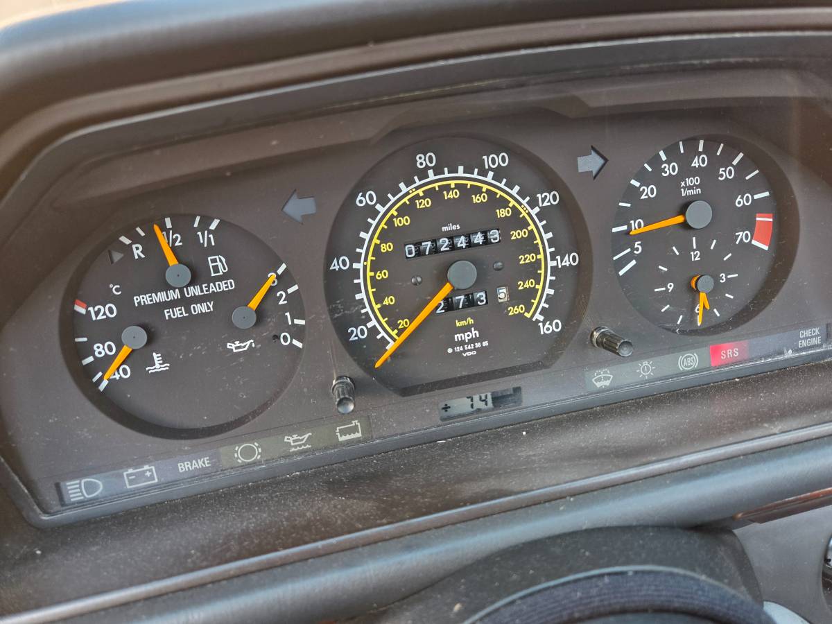 Mercedes-benz-e320-1995-7