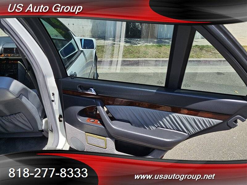 Mercedes-benz-s-500-1995-white-12
