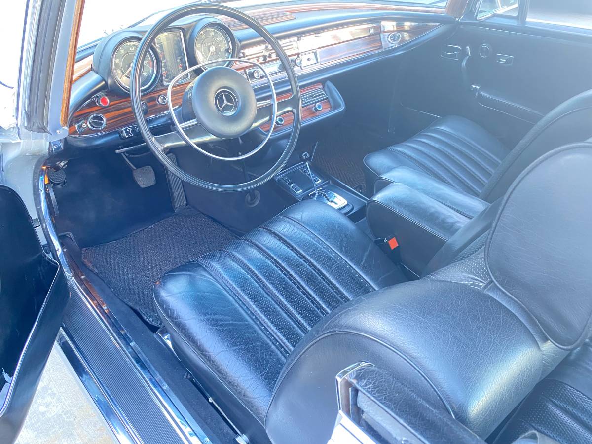 Mercedes-benz-s-class-1970-6