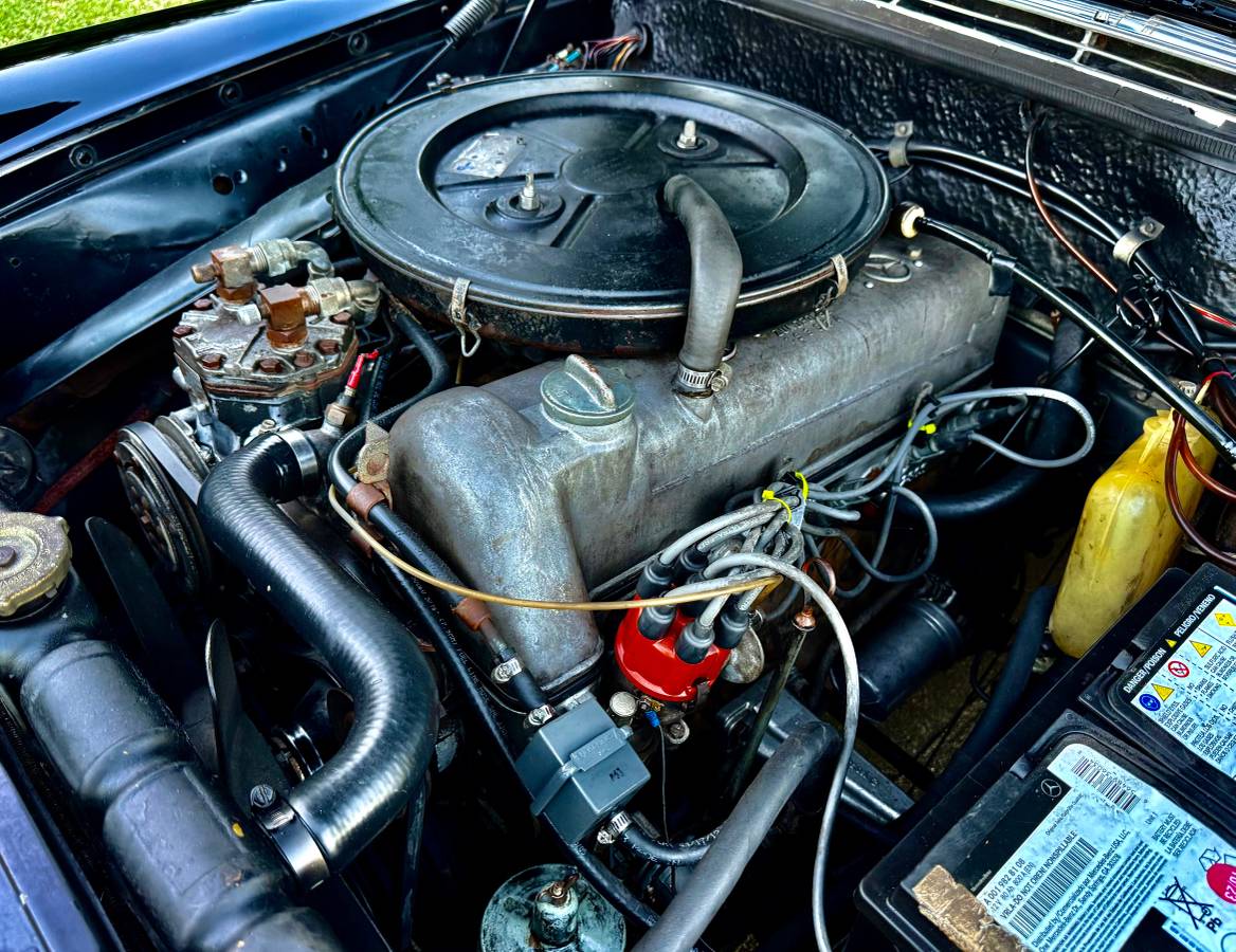 Mercedes-benz-s-class-1970-black-13