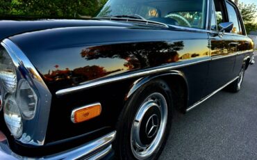 Mercedes-benz-s-class-1970-black-2