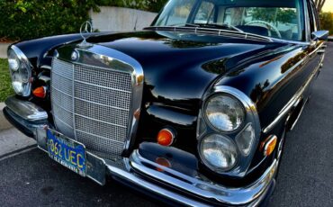 Mercedes-benz-s-class-1970-black-3